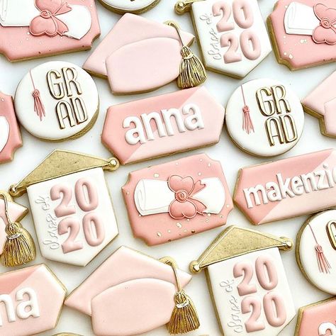 Dessert Table Graduation, Pink Graduation Party, Grad Party Theme, Graduation Brunch, School Cookies, Graduation Desserts, Graduation Party Cake, Senior Graduation Party, Gold Graduation Party