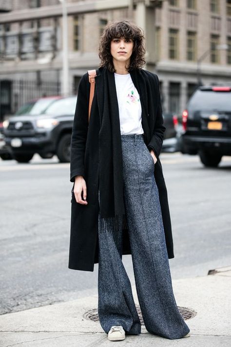 Wide leg pant inspo - Album on Imgur Street Style New York, Wide Legged Pants, Look Office, Model Street Style, La Fashion Week, Street Look, La Fashion, Cool Street Fashion, Wide Pants