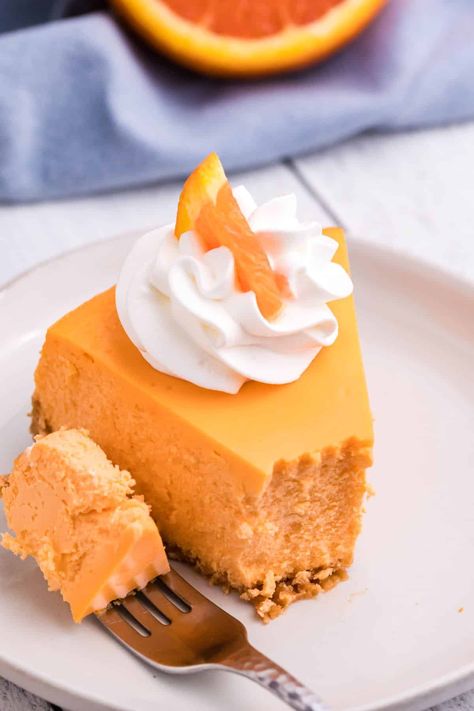 Orange Creamsicle Cheesecake Recipe, Orange Creamsicle Cheesecake, Orange Cheesecake Recipes, Fun Cheesecake Recipes, Creamsicle Cheesecake, Orange Filling, Orange Baking, Mini Cheesecake Recipes, Vanilla Cheesecake