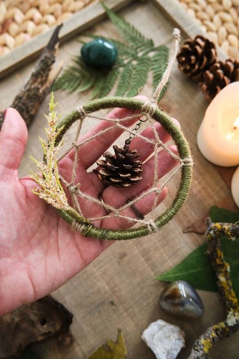 Artificial Branches, Witchy Crafts, Fun Diy Crafts, Nature Crafts, Crafty Craft, Pine Cone, Diy Garden Decor, Inspired By Nature, Cute Crafts