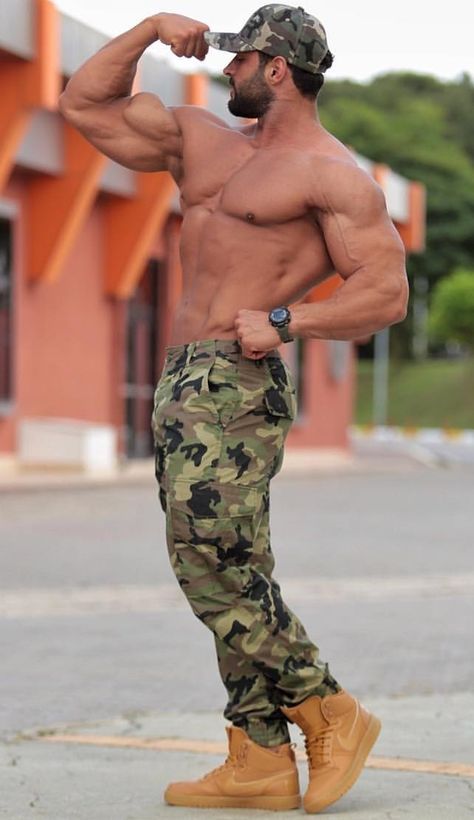 Large Muscular Men, Men's Bodybuilding Workouts, South Lebanon, Big Biceps, Wrestling Shirts, Handsome Older Men, Hunks Men, Camo Men, Tan Guys