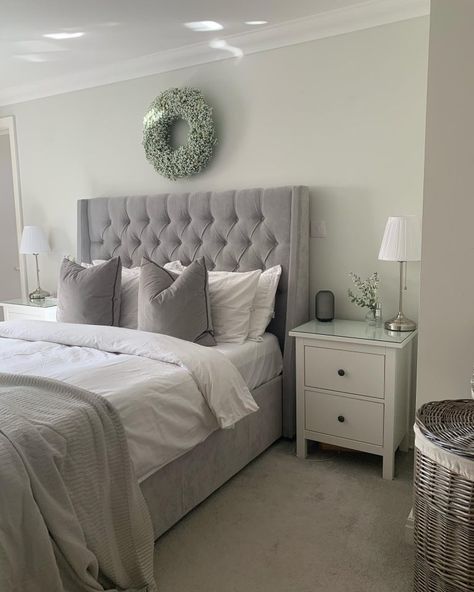 30 Grey Bedroom Ideas for a Trendy and Relaxing Retreat | Design Inspo - placeideal.com Bedroom Inspirations With Grey Bed, Grey And Cream Bedroom Ideas, Light Grey Headboard Bedroom, Upholstered Bedroom Ideas, Grey Bedroom Ideas With Pop Of Color, Calming Bedroom Ideas, Grey Headboard Bedroom, Graces Room, Girls Bedroom Grey