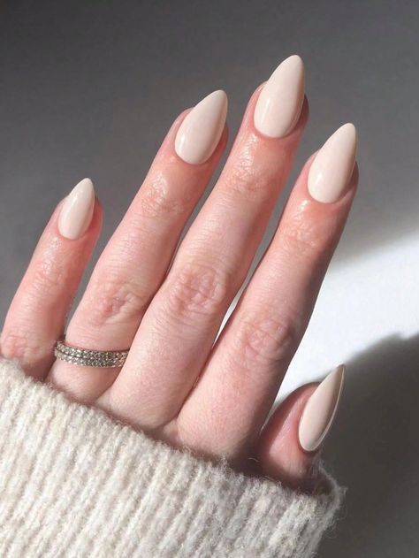 16 Stunning Beach Nails for Your Summer Style Nail Length, Simple Green, False Nail, Nail Supply, Nude Color, Nude Nails, False Nails, Line Design, Nail File