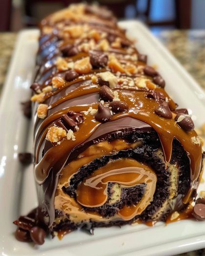 Recipes Tower, Cake Roll Recipes, Turtle Cake, Sweet Snacks Recipes, Delicious Snacks Recipes, Chocolate Caramel, Cake Roll, Decadent Desserts, Cafe Food