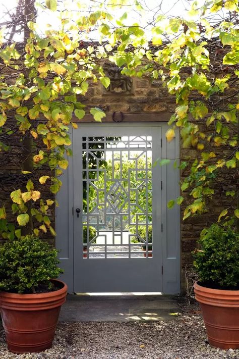 Traditional Garden Design, Country Garden Design, Garden Gate Design, English Garden Design, Landscape Gardening, English Country Garden, Asian Garden, Garden Entrance, English Country Gardens