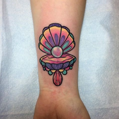 Tattoos On The Wrist, Seashell Tattoo, Seashell Tattoos, Colorful Tattoo, Shell Tattoos, Tattoo Color, Kawaii Tattoo, Mermaid Tattoos, Skin Art