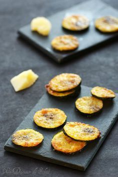 Un dejeuner de soleil: Chips de courgettes au parmesan Parmesan Zucchini Chips, Zucchini Parmesan, Parmesan Chips, Zucchini Chips, Salty Foods, Zucchini Fries, Paleo Recipes, Finger Foods, Cooking Time