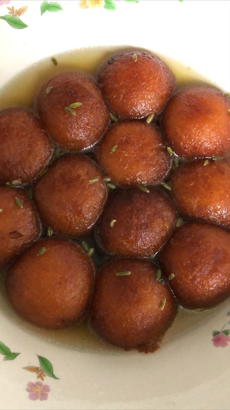 Gulab Jaman, Delicious Fruit, Homemade Desserts, Cottage Core, Home Made, Meatballs, Cottage, Meat, Fruit