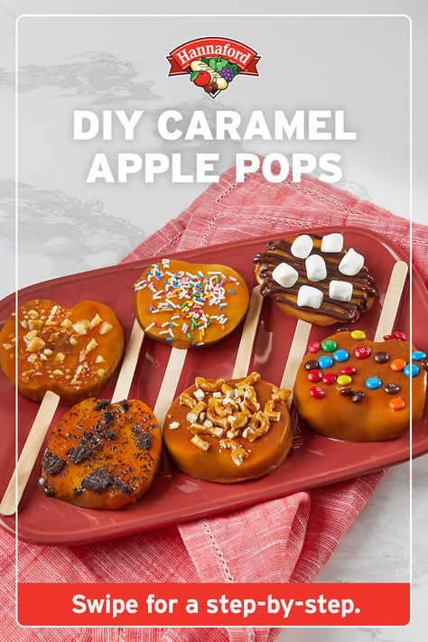 These aren't your typical caramel apples. Follow these steps and you’ll see why we prefer using apple slices vs. the whole apple (hint, they’re so much easier to make and you’ll get the ultimate caramel to topping to apple ratio). Apple Slices On A Stick, Candy Apple Slices, Candied Apples Slices, Caramel Apple Lollipops, Caramel Apple Dessert, Apple Pops, Diy Caramel, Caramel Apple Pops, Chocolate Caramel Apples