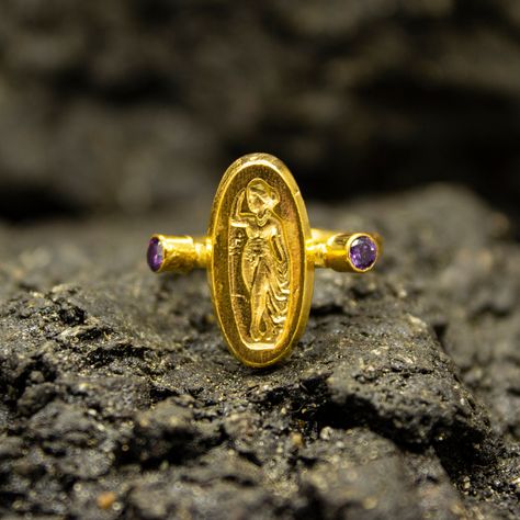 Ancient Greek Woman, Ancient Gold Ring, Ancient Greek Ring, Ancient Roman Jewelry, Greek Ring, Greek Women, Roman Jewelry, Hammered Jewelry, Gold Armband