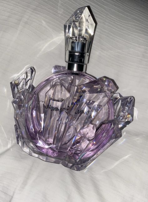 Perfume, Ariana Grande, dama, niña, girl, pink, purple, R.E.M Ariana Grande R.e.m Perfume, R.e.m Perfume, Koleksi Parfum, Ariana Perfume, Ariana Grande Fragrance, Victoria Secret Body Spray, Ariana Grande Perfume, Pretty Perfume Bottles, Blue Perfume