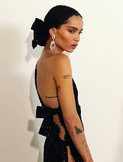 Zoe Kravitz Tattoos, Zoe Kravitz Style, Zoe Isabella Kravitz, Hair 2018, Zoe Kravitz, Dainty Tattoos, Beauty Shots, Piercing Tattoo, 가을 패션