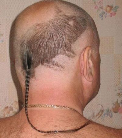 La persona que aceptó hacer ESTO: Rat Tail Haircut, Rat Tails, My New Haircut, Walmart Funny, Rat Tail, Corte De Cabelo Masculino, New Haircuts, Shaved Hair, Guy Pictures