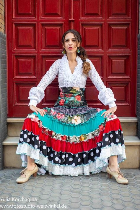 Flamenco Fashion, Flamenco Costume, Flamenco Skirt, Dresses Church, Flamenco Dress, Shabby Chic Clothes, Polka Dots Outfit, Altered Couture, Plain Outfits