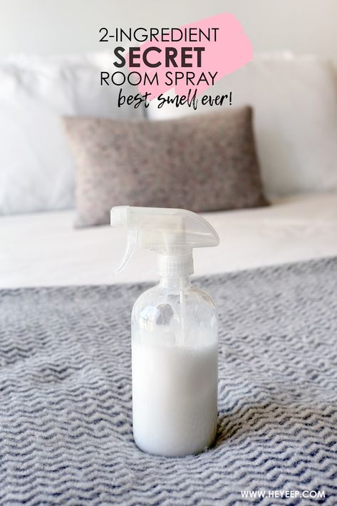 Homemade Room Spray, Diy Room Spray, Make Your Home Smell Amazing, House Smell Good, Secret Room, Room Freshener, Home Smell, Baking Soda Uses, Homemade Cleaning Products