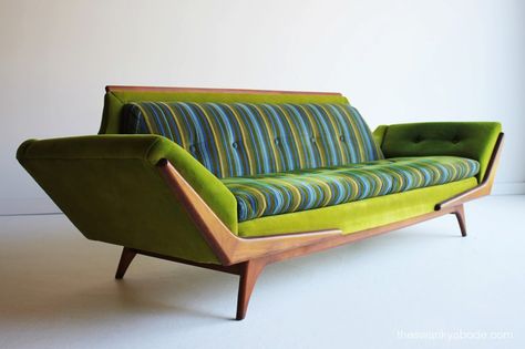 1960s mid century modern couch in the color combo that was the new COOL... olive green & teal blue! Adrian Pearsall Sofa, Vintage Mid Century Furniture, Mcm Furniture, Adrian Pearsall, Modern Sofa Designs, Deco Retro, Mid Century Sofa, Mid Century Modern Decor, Apartment Furniture