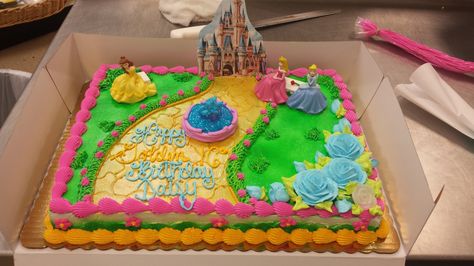 Disney Princess Cake Rectangle, Disney Princess Sheet Cake Ideas, Disney Sheet Cake, Princess Birthday Sheet Cake, Disney Princess Sheet Cake, Princess Sheet Cake, Cake Princess Birthday, Birthday Nostalgia, Birthday Core