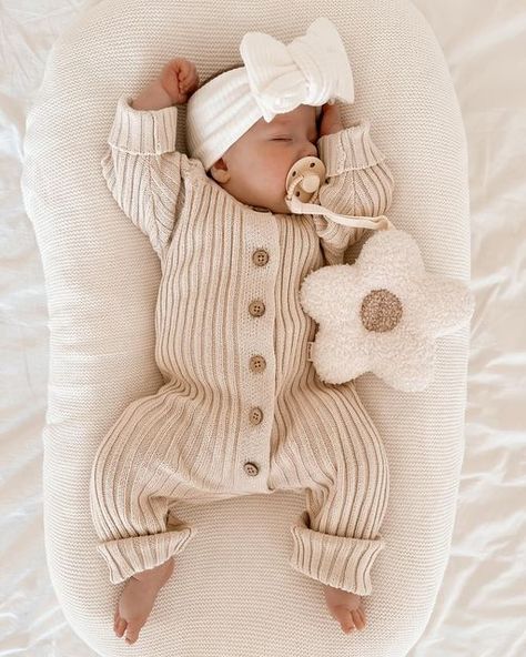 Baby Knitted Clothing on Instagram: "Nothing is cuter then seeing the comparison from a fresh Newbie to a chunky little Bebe 🥹💗  📸  @ashleighmaw_     .    .    #newborn #newbornlove #newbornphotography #baby #chunkybaby #sleepingbaby #babyfashion #babystyle #babyclic #neutralnursery #growingbaby #babyknits #babykeepsake" Newborn Outfits Girl, Newborn Baby Stuff, Baby Outfit Ideas, Newborn Baby Girl Outfits, Baby Newborn Girl, Baby Girl Clothes Newborn, New Born Baby Girl