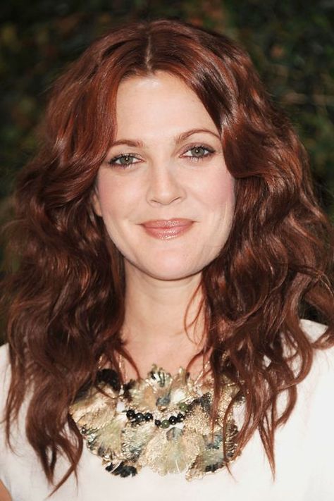 Drew Barrymore Auburn Hairstyles, Red Brown Hair Color, Hair Colour For Green Eyes, Brown Hair Color Shades, Dark Red Hair, Red Brown Hair, Hair Color Auburn, Hair Color Shades, Shag Hairstyles