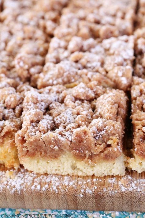 New York Crumb Cake, Crumb Coffee Cakes, Crumb Cake Recipe, Cake Mug, Breakfast Sweets, Coffee Cake Recipes, Crumb Cake, Piece Of Cake, Breakfast Cake