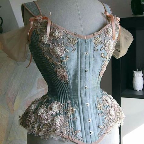 .♪ƸӜƷ❣ ♛♪ #Sg33¡¡¡ ✿ ❀¸¸¸.•*´¯` Corset Inspiration, Baroque Dress, Fashion Corset, Corset Styles, Rococo Fashion, Corset Fashion, Vintage Corset, Overbust Corset, Dress Drawing