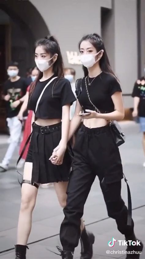 tiktok: @cristinazhuu Japanese Fashion Street Casual, Street Style China, China Street Style, Chinese Street Fashion, Chinese Street Style, Chinese Outfits, China Street Fashion, Asian Streetwear, Japan Fashion Street