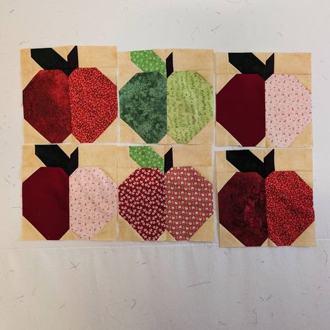 These are so fun to make!! @beelori1 pattern #quilt #apple Apple Quilt Block Pattern Free, Apple Quilt, Pattern Quilt, Lori Holt, Quilt Block Pattern, Block Pattern, Pattern Free, Quilt Block, Quilt Ideas