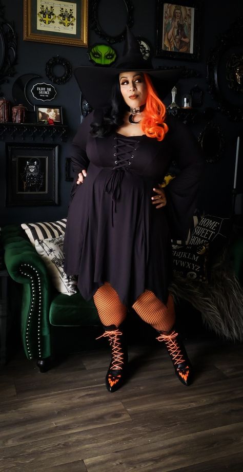 Plus Size Witch Costume, Plus Size Witch, Witch Shoot, Halloween Gala, Plus Size Goth Clothes, Plus Size Alt, Goth Mommy, Feminine Goth, Halloween Inspired Outfits