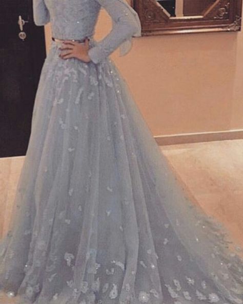 Modest Prom Dresses Muslim, Hijabi Prom Dress, Hijab Prom Dress, Muslim Prom Dress, Hijabi Gowns, Instagram Admin, Matric Dress, Grey Evening Dresses, Simple Wedding Gowns