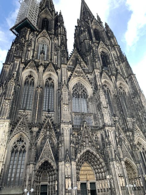 Deutschland Aesthetic, Koln Cathedral, Goth Castle, Victorian Gothic Aesthetic, Amazing Airbnb, Goth Architecture, Germany December, Airbnb Apartment, Church Aesthetic