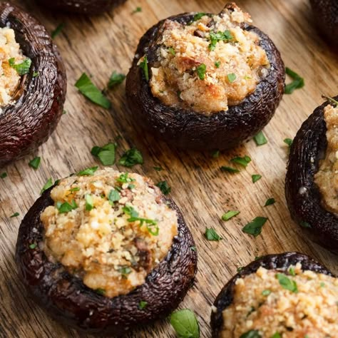 Stuffed Mushrooms - Delish.com Easy Stuffed Mushroom Recipe, Mushrooms Stuffed, Stuffed Mushrooms Easy, Mushroom Appetizers, Mushroom Recipe, Stuffed Mushroom, Stuffed Mushroom Caps, Appetizers And Dips, Appetizer Dips