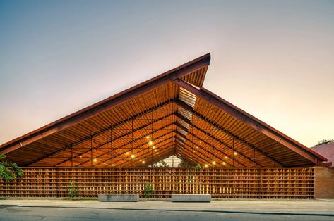 Mexico-based studio Colectivo C733 has built a brick music school called the Casa de Música in Nacajuca, Mexico. The 1325-square-meter school includes two structures and a lofty cantilevered roof created from coconut wood. It "provides a space for social gatherings with warm materials and natural ventilation, while musicians benefit from spacious, isolated classrooms with state-of-the-art equipment," Timber Roof, Coconut Wood, Music School, Natural Ventilation, Contemporary Architecture, Open Floor Plan, Architecture Design, Roof, Floor Plans