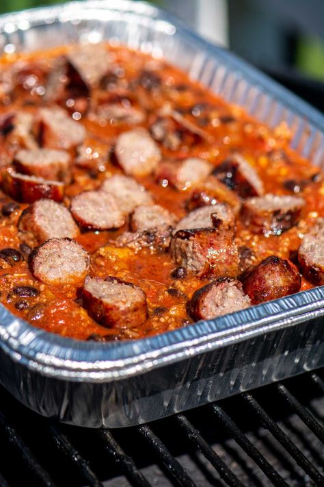 Bratwurst Chili, Bbq Chili Recipe, Camping Chili, Brat Recipes, Beer Brats Recipe, Beer Brat, Grilled Brats, Brats Recipes, Bratwurst Recipes