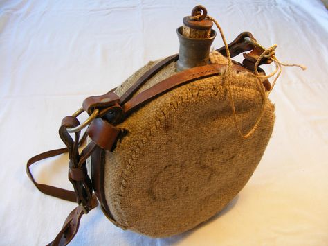 Medieval Water Bottle, Vintage Water Bottle, Vintage Canteen, Hunter Backpack, Lana Vintage, Canteen Bottle, Water Canteen, Water Flask, Tibetan Bowls