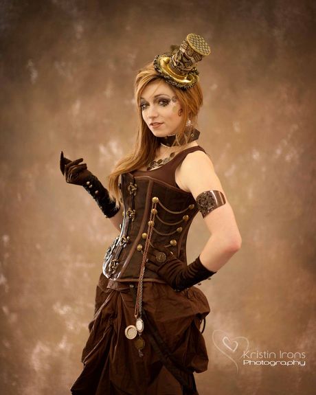 Steampunk Costume Ideas - 30 Creative DIY Steampunk Costumes Steam Punk Diy, Steampunk Mode, Steampunk Lady, Moda Steampunk, Corset Steampunk, Steampunk Woman, Mode Steampunk, Steampunk Couture, Steampunk Halloween