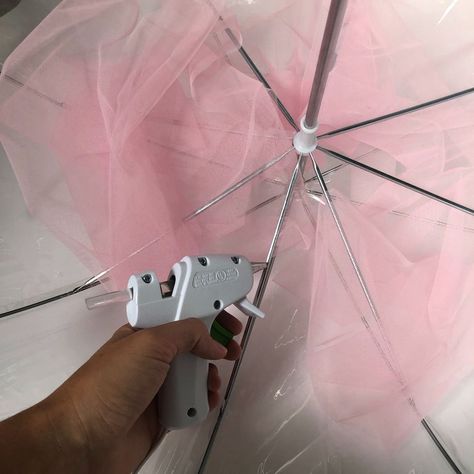 diy jellfish halloween costume Jellyfish Costume Diy Umbrellas, Diy Jellyfish Costume Umbrellas, Umbrella Jellyfish Costume, Jellyfish Umbrella Diy, Jelly Fish Costume Diy Adult, Jellyfish Costume Umbrella, Diy Jellyfish Costume, Jellyfish Costume Diy, Jellyfish Umbrella