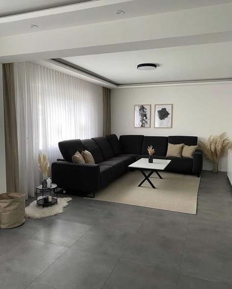 Black Couches Living Room Ideas, Sitting Area Decor Ideas, Black Sofa Living Room Ideas, Design For Living Room Wall, Shape Sofa Living Room, L Shape Sofa Living Room, Black Couch Decor, Black Sofa Decor, Sitting Area Decor