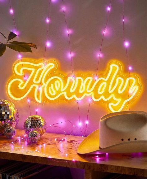 Cowgirl Widgets, Funny Neon Signs, Howdy Aesthetic, Cute Neon Signs, Retro Neon Signs, Neon Signs Bedroom, Howdy Sign, Groovy Bedroom, Groovy Decor