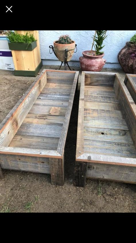 Cedar Fence Post Garden Bed, Diy Greenhouse Planter Boxes, Pallet Wood Planter Boxes, Fence Board Planter Boxes, Reuse Deck Boards, Old Wood Fencing Repurposed, Scrap Wood Planter Boxes, Left Over Fence Wood, Uses For Old Fence Boards