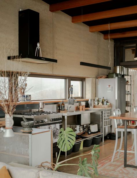 This Rammed Earth Home in Remote New Zealand Has Some Sizzling Fireplace Moments - Dwell Rammed Earth Homes, Architect Drawing, Rammed Earth, Beautiful Home Designs, The Local Project, Earth Homes, Green Landscape, Studio Space, Modern Kitchen