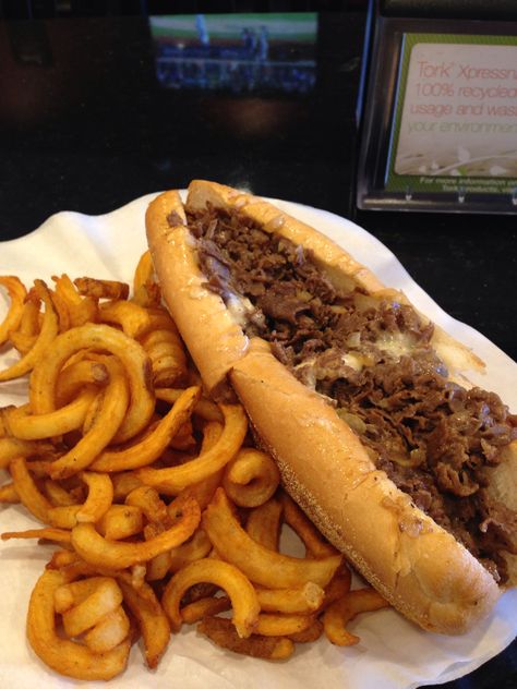 Wild bills philly cheese steak Philly Cheese Steak Aesthetic, Steak Aesthetic, Philly Cheese, Cheese Steak, Impressive Recipes, Food Babe, Food Therapy, Philly Cheese Steak, Yummy Foods