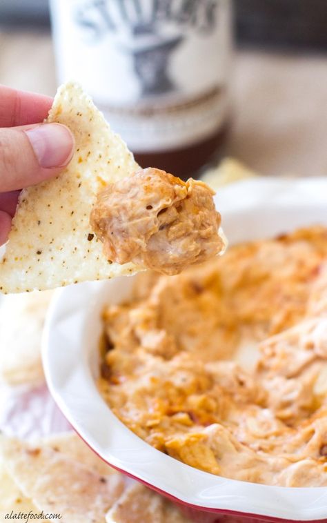 This cheesy barbecue chicken dip recipe is the perfect easy appetizer to bring to any tailgating party! Barbecue Chicken Dip, Cheesy Appetizer, Chicken Dip Recipe, Sauce Chicken, Pig Roast, Cooking Chicken To Shred, Chicken Dip, Chicken Dips, Buffalo Chicken Dip