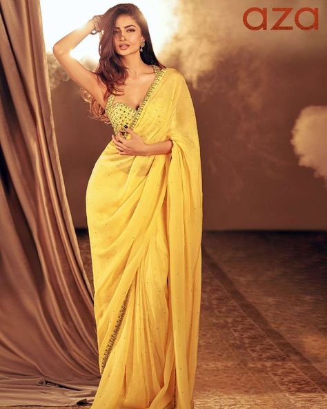 Mirror Saree, Drape Lehenga, Halter Neck Blouse, Yellow Mirror, Off White Saree, Halter Neck Blouses, Floral Lace Blouse, Saree Gown, Yellow Saree