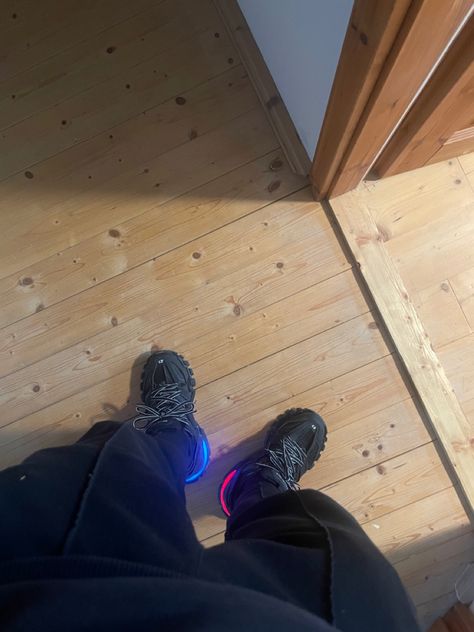 Track Led Balenciaga, Balenciaga Track Led Outfit, Balenciaga Track Outfit Men, Balenciaga Track Outfit, Balenciaga Tracks, Track Outfits, Runners Outfit, Track Runners, Wooden Staff