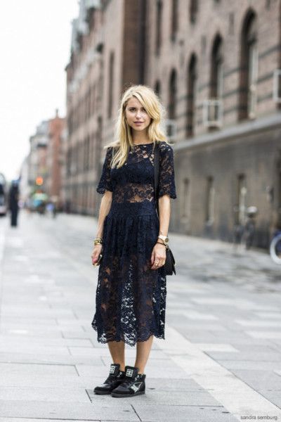 Lace to me is always reminiscent of something from the Victorian era, think… Florals Outfits, Dress And Sneakers Outfit, Pernille Teisbaek, Wear Black Dresses, How To Wear Sneakers, Sneakers Street Style, Lace Sneakers, Looks Street Style, Comfy Dresses