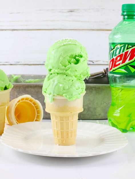 Making Ice Cream Without Ice Cream Maker, Mountain Dew Recipes, Mountain Dew Cake, Easy No Bake Recipes, Freezer Treats, Homemade Ice Cream Recipes Machine, Pumpkin Spice Frappuccino, Ice Cream No Churn, 90s Playlist