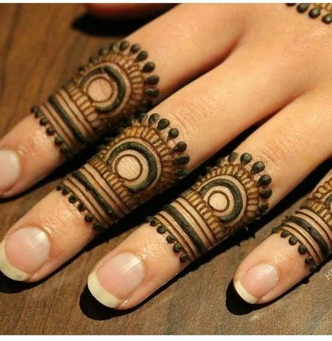 Finger Mehendi Designs, Tato Henna, Finger Henna Designs, मेहंदी डिजाइन, Finger Henna, Mehndi Designs For Kids, Very Simple Mehndi Designs, Simple Mehndi Designs Fingers, Full Mehndi Designs