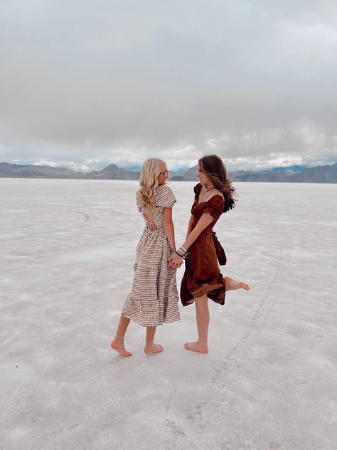 Salt Flat Senior Pictures, Salt Flats Aesthetic, Sister Holiday Pictures, Salt Flat Photoshoot, Salt Flats Utah Photoshoot, Salt Flats Photoshoot, Sisters Poses, Salt Desert, Life Letters