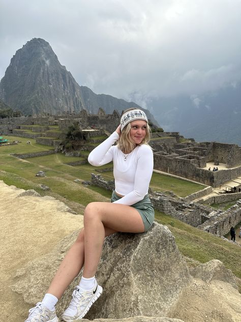 Wonder of the world travel photo inspo hiking outfit lululemon alpaca headband nike sporty cute Sporty Headband, Wonder Of The World, Headband Outfit, Travel Pics, Travel Photo, World Travel, Machu Picchu, Hiking Outfit, Photo Inspo