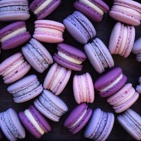 Love these delicious three shades of purple macaroons they look soo amazing and delicious my favourite love it amazing. Collage Foto, Violet Aesthetic, Purple Food, Purple Vibe, Lavender Aesthetic, Phone Ideas, Purple Themes, Purple Love, All Things Purple